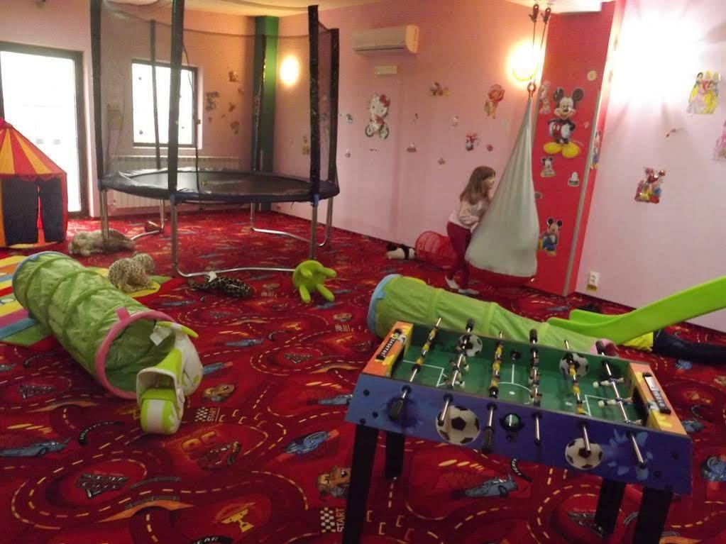 West Plaza Residence Букурещ Екстериор снимка