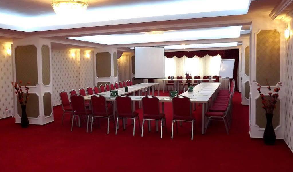 West Plaza Residence Букурещ Екстериор снимка