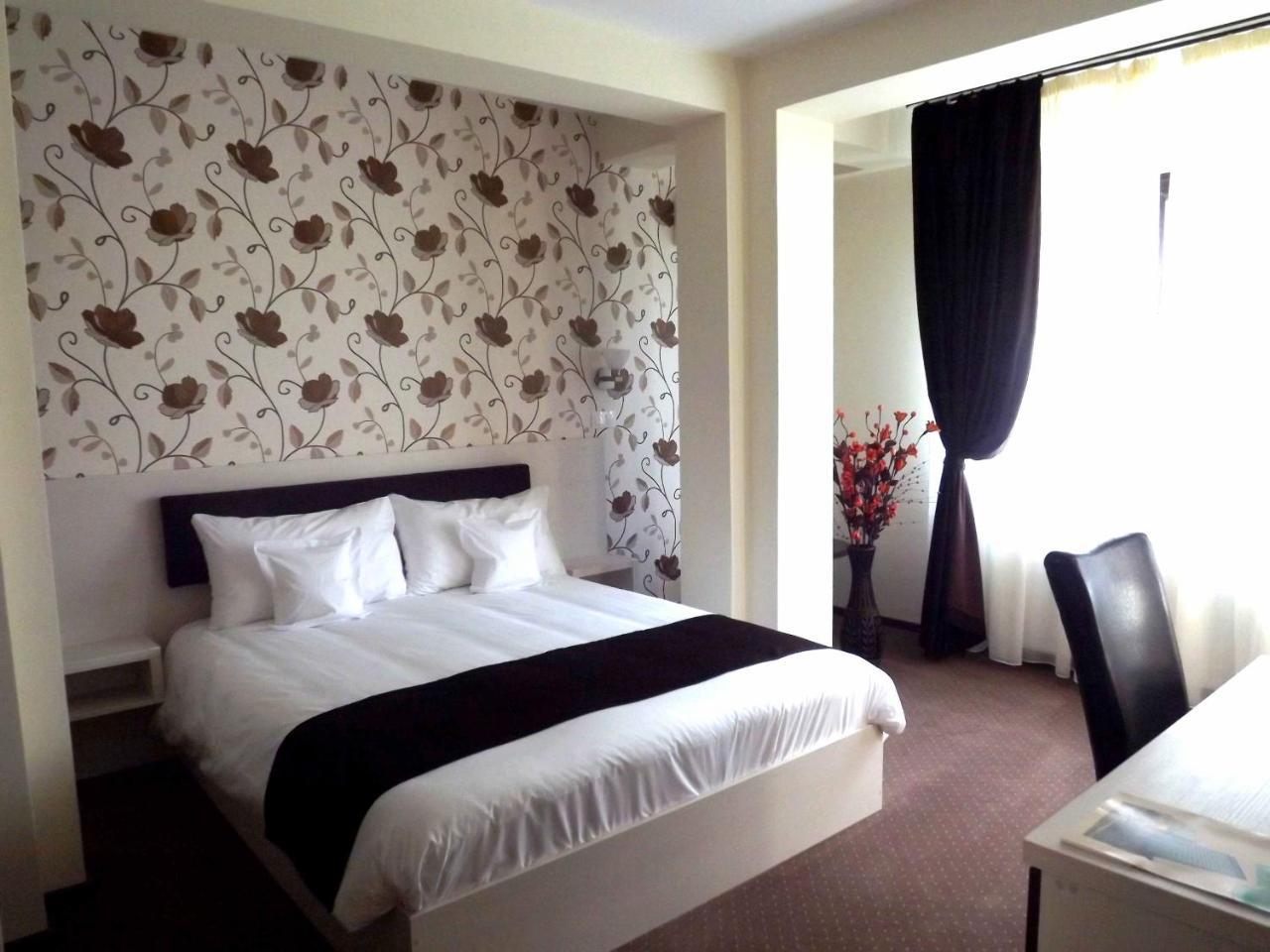 West Plaza Residence Букурещ Екстериор снимка